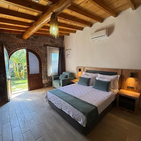 Apartament Charming Poolside Stone Ayvalı